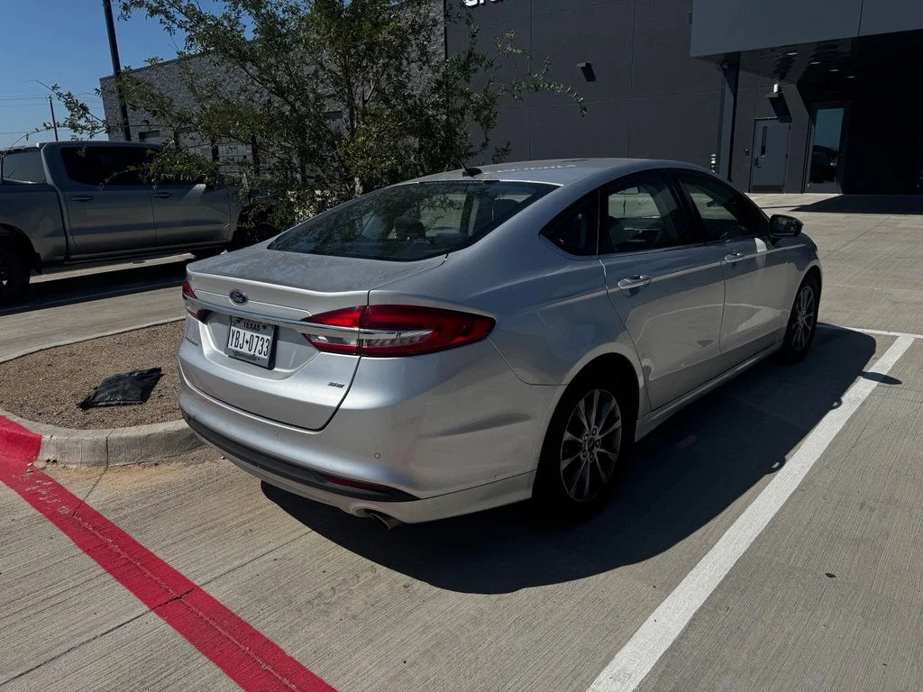 Used 2017 Silver Ford SE image 3