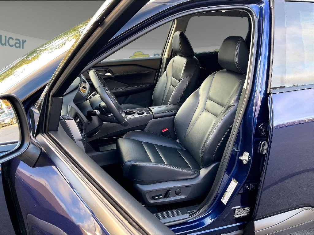 Used 2024 Deep Ocean Blue Pearl/Super Black Nissan SL image 10