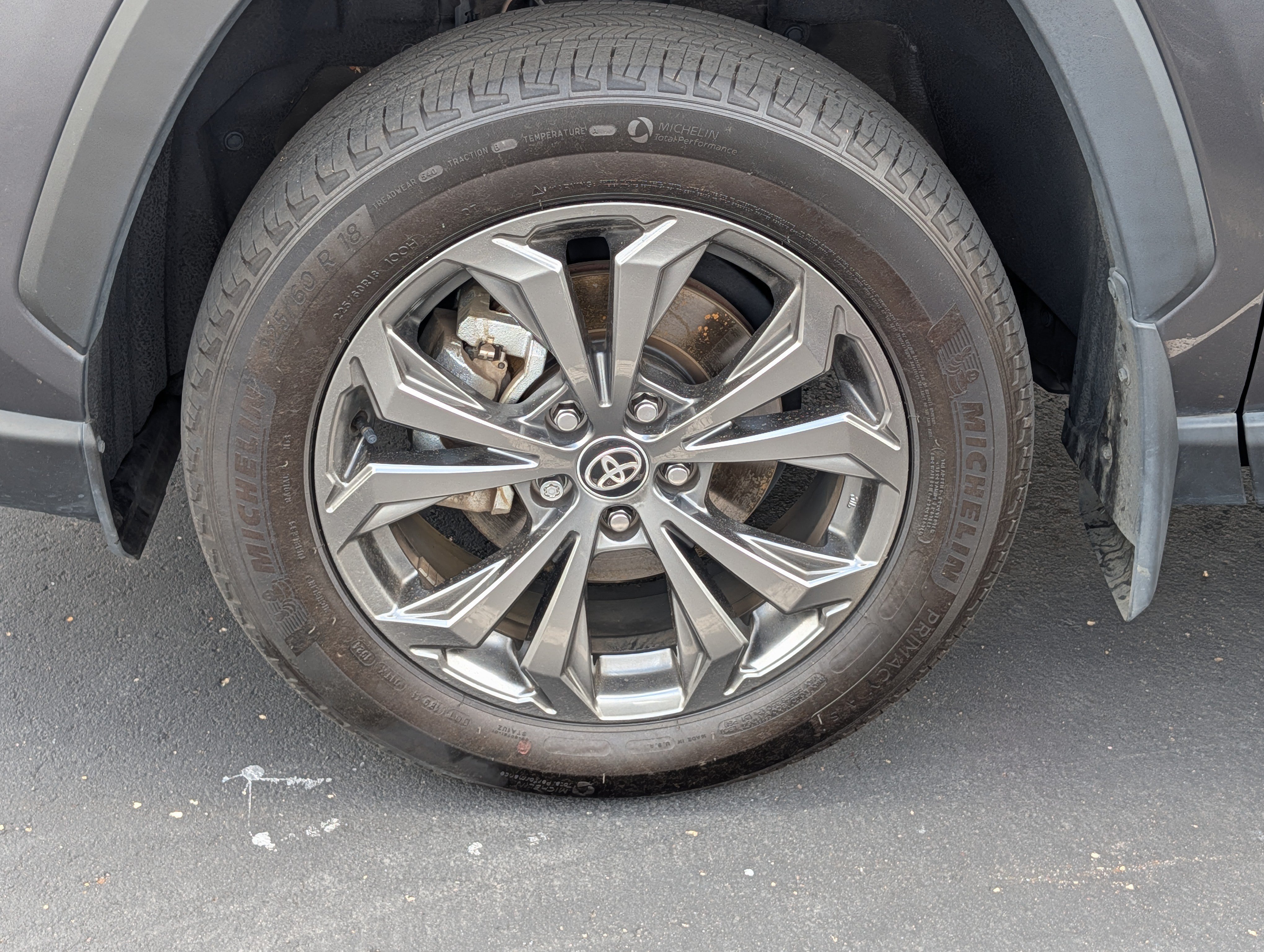 Used 2024 Magnetic Gray Metallic Toyota Hybrid XLE Premium image 15