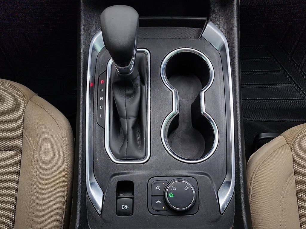 Used 2023 STERLING GRAY METALLIC Chevrolet LS image 18