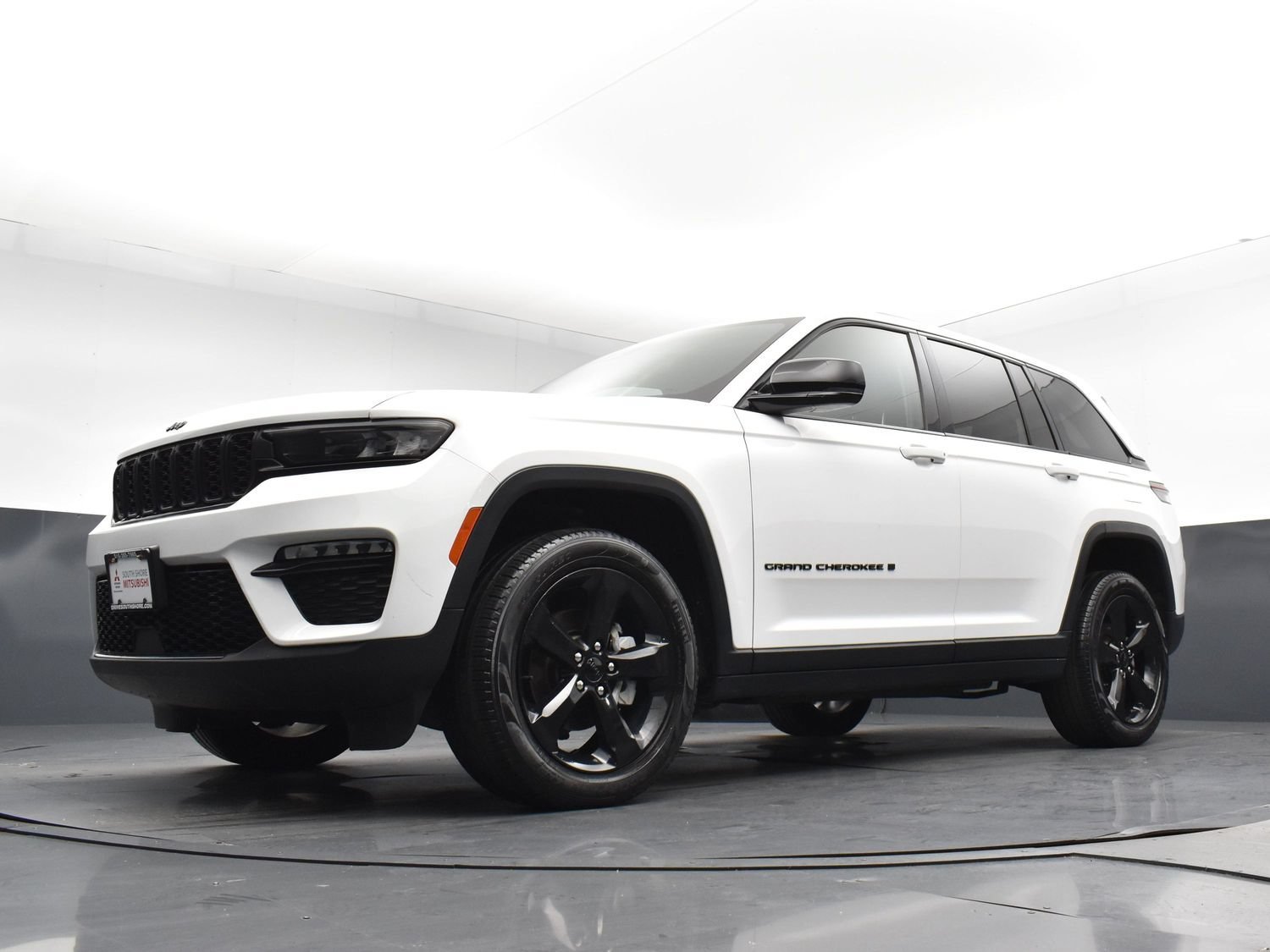 Used 2023 Bright White Clearcoat Jeep Limited image 21