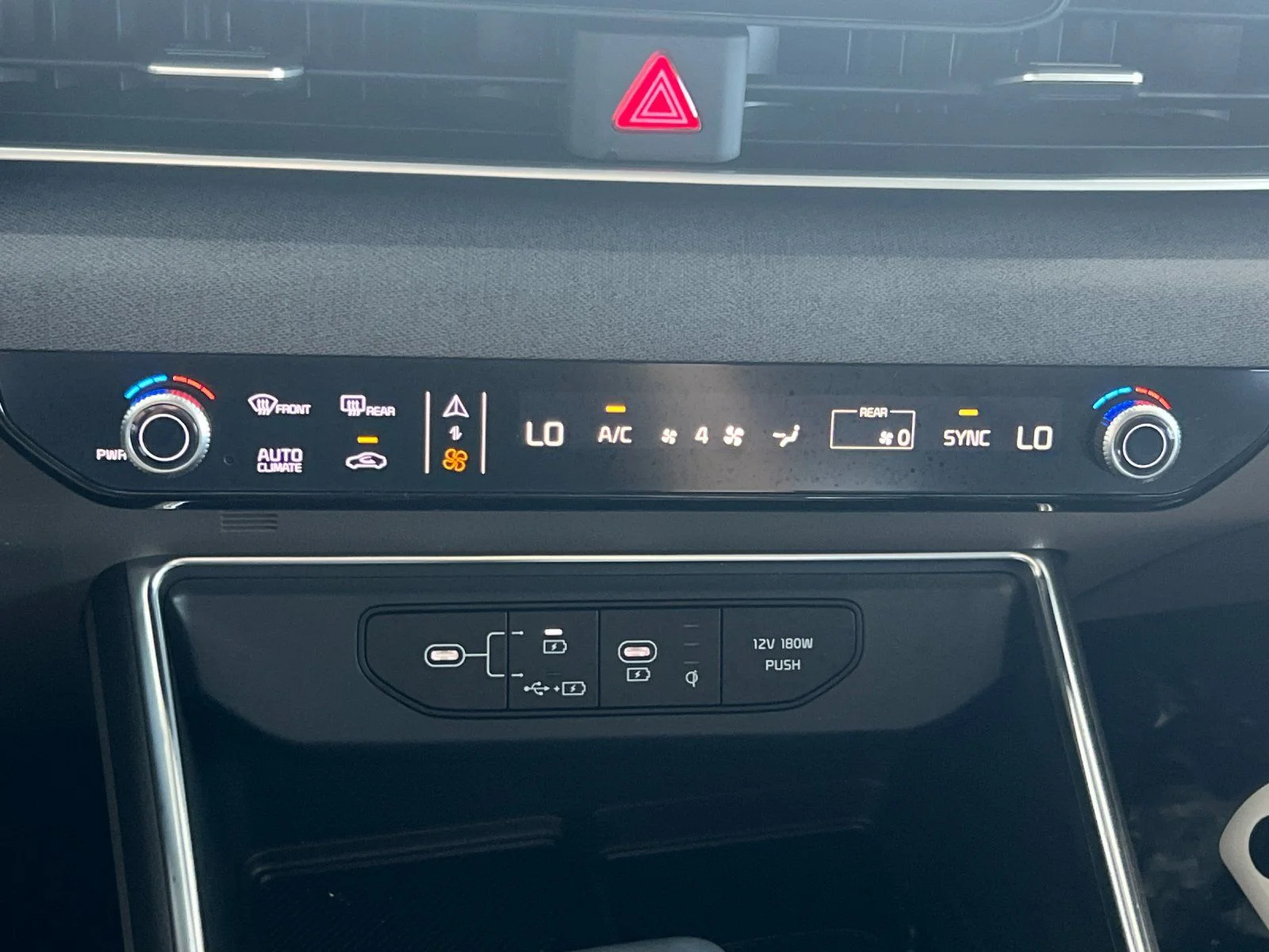 2026 Kia Carnival EX - Photo 24
