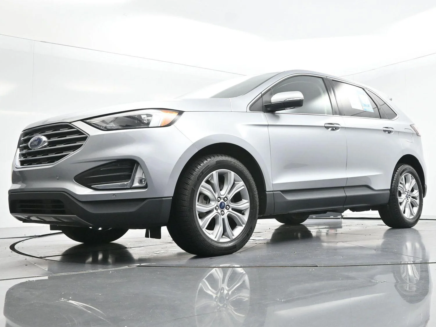 Used 2022 Iconic Silver Ford Titanium image 52