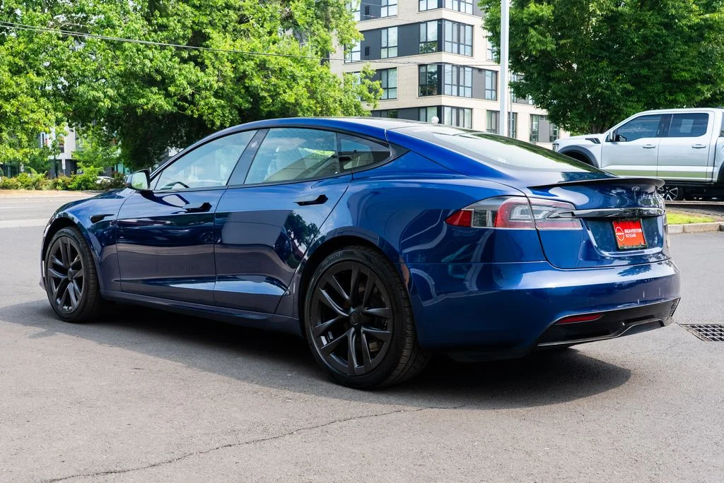 Used 2021 Blue Tesla Plaid image 4