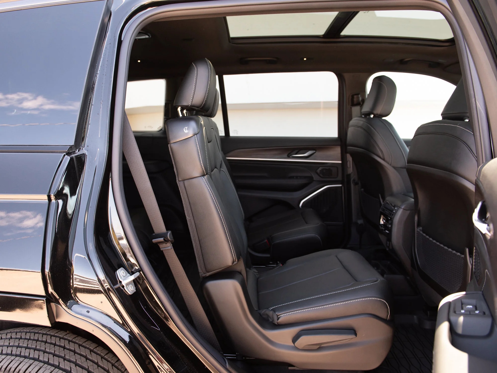 New 2026 Black Jeep Limited Reserve* image 25