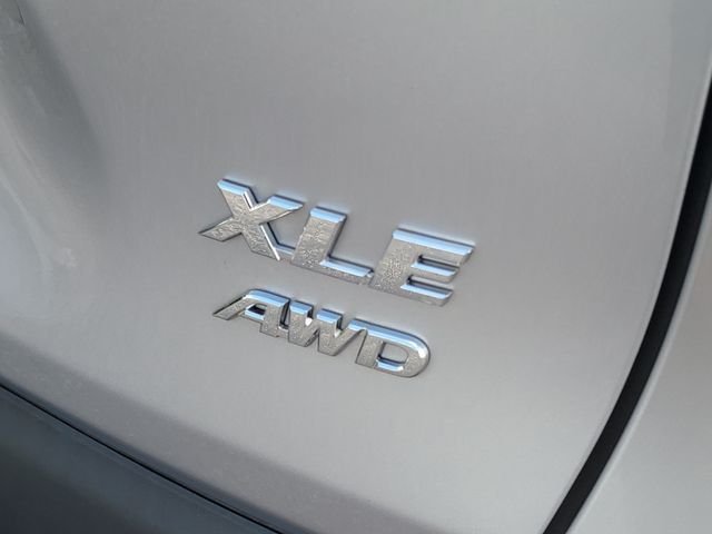 Used 2025 Silver Toyota XLE image 9