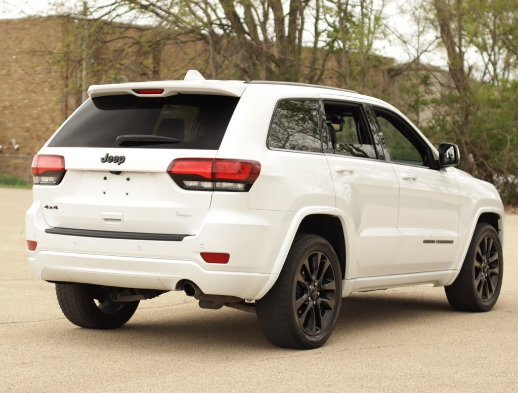 Used 2019 White Jeep Altitude 4x4 image 7