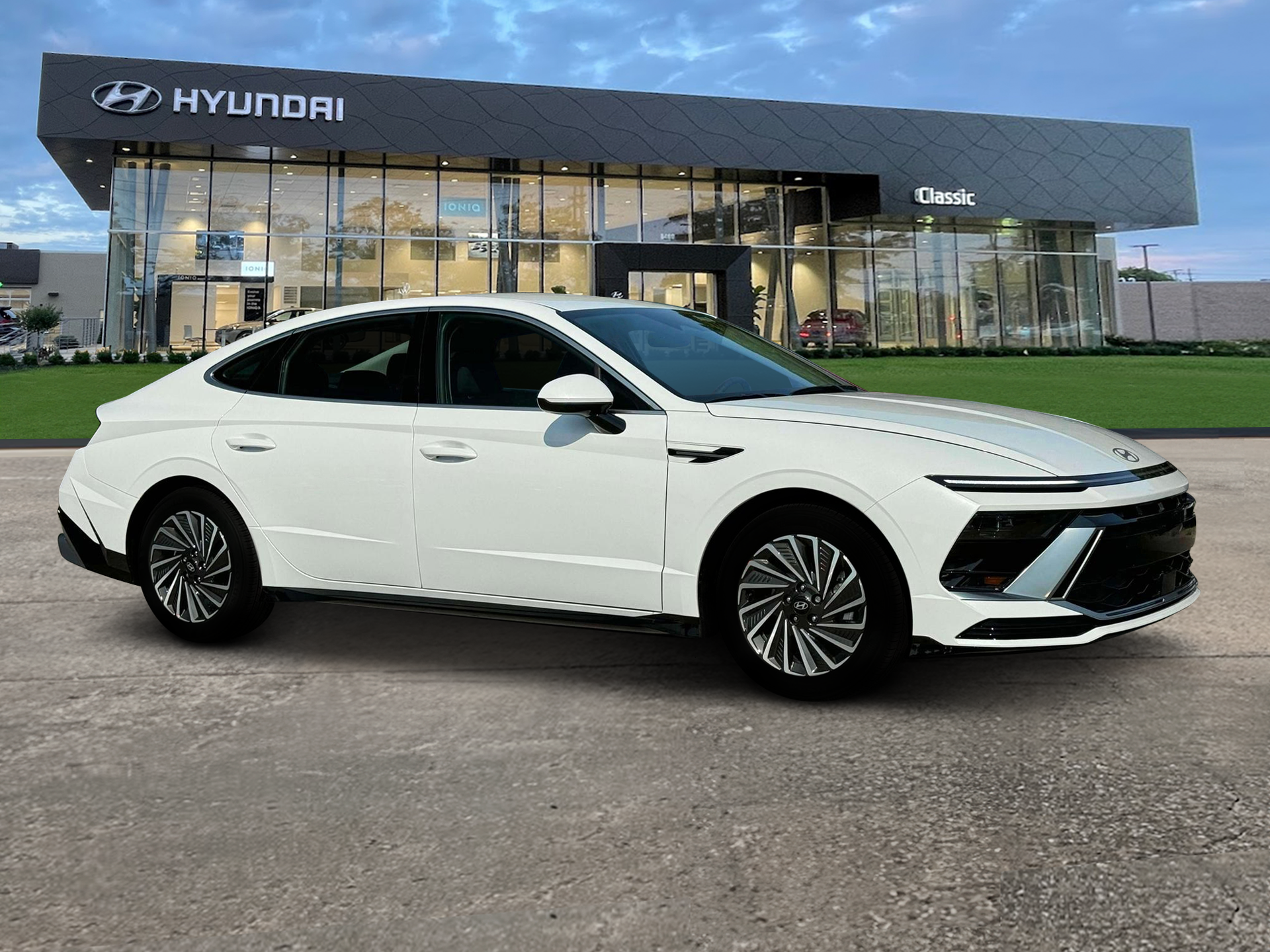 2025 Hyundai Sonata Hybrid SEL - Photo 10