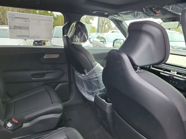 New 2027 Ivory Silver Kia S image 28