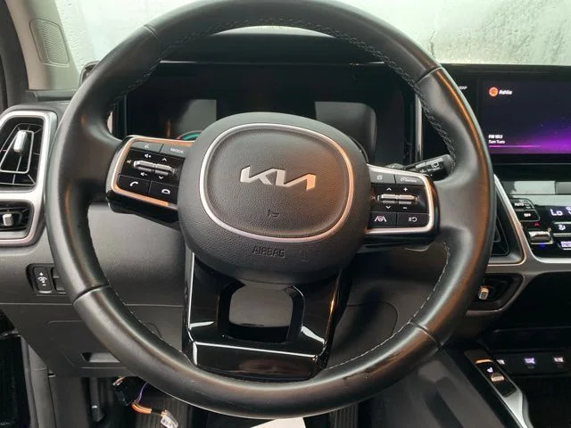 Used 2022 Black Kia S image 19