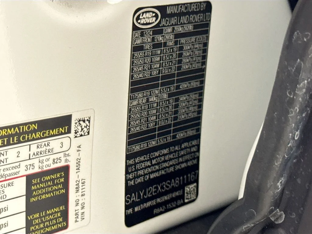 Used 2025 White Land Rover S image 33