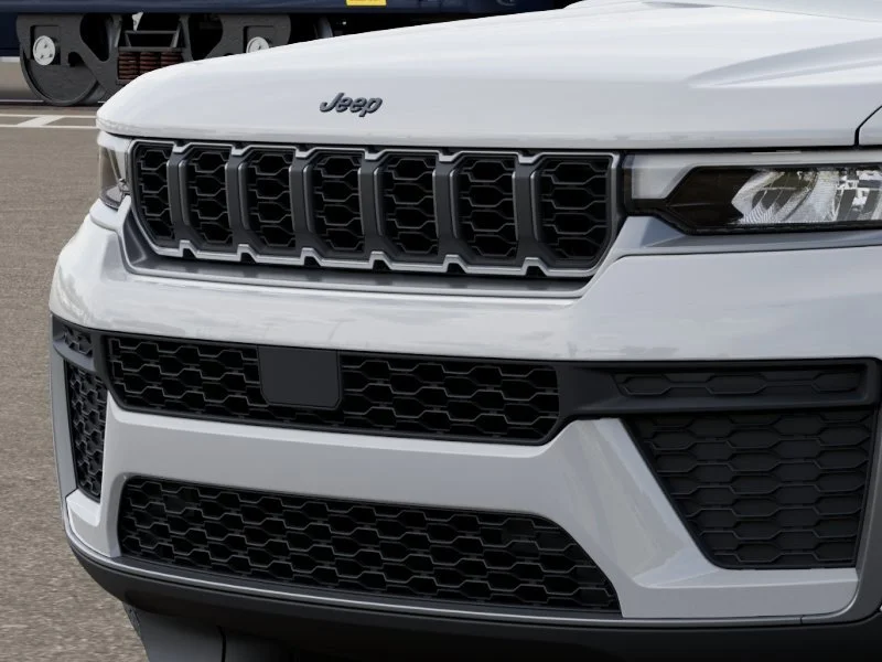 New 2026 Bright White Clear-Coat Exterior Paint Jeep Altitude image 13