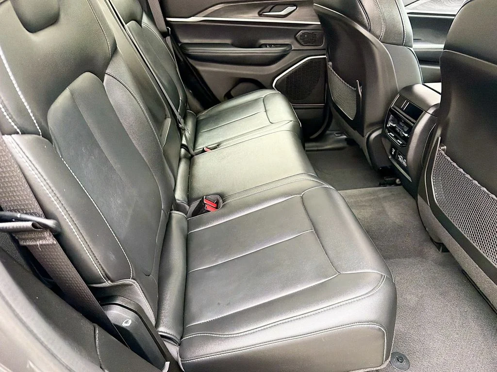 Used 2022 Gray Metallic Jeep Limited image 36