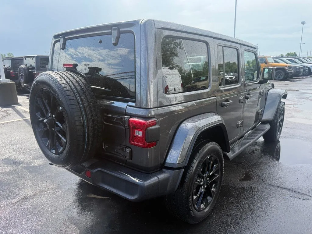 Used 2025 Gray Jeep Sahara 4xe image 3