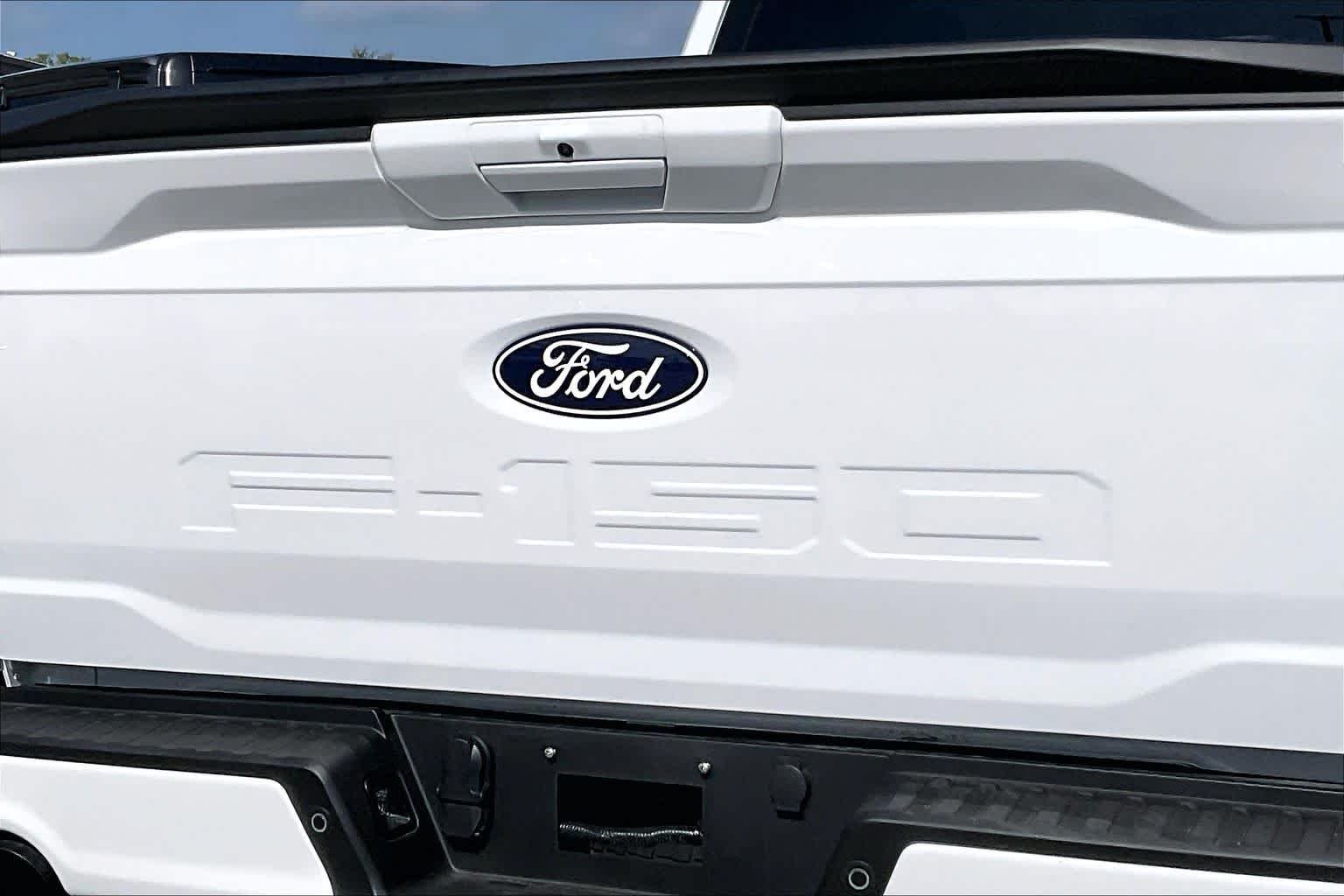 Used 2026 Oxford White Clearcoat Ford XL image 9