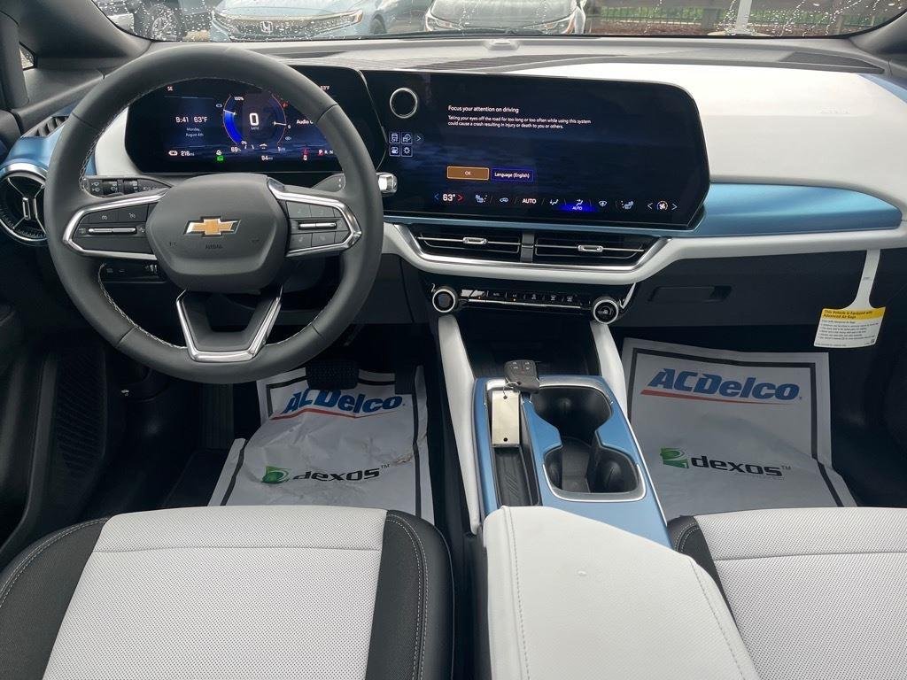 2025 Chevrolet Equinox EV LT - Photo 8