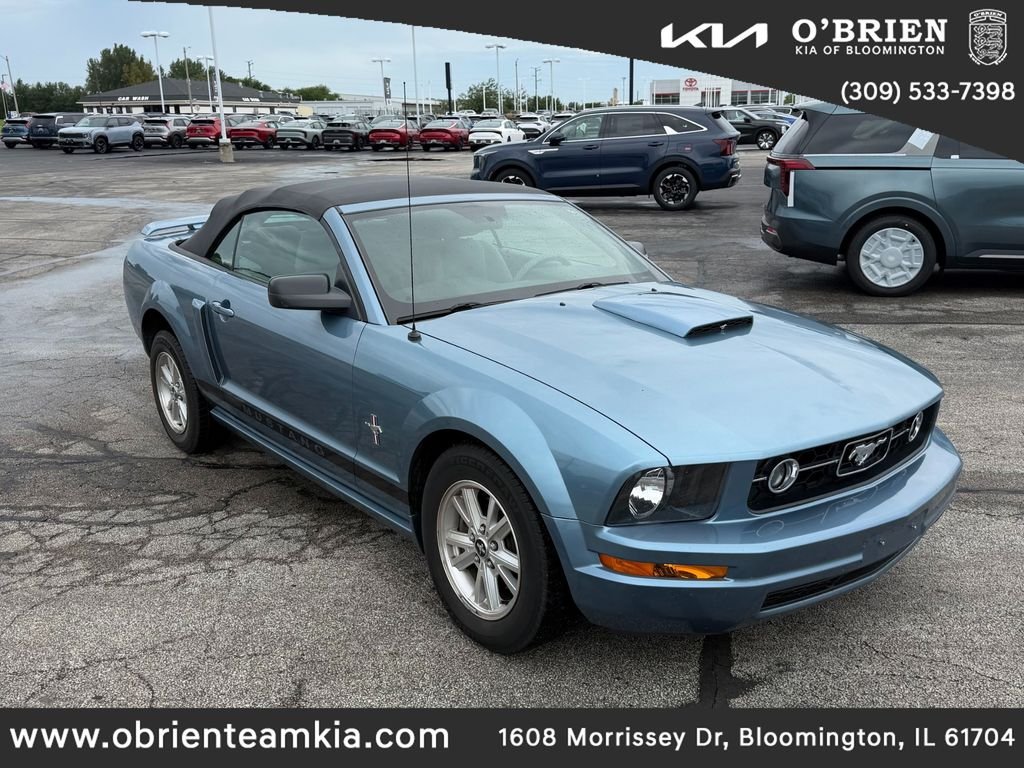 Used 2007 Blue Ford V6 Deluxe image 1