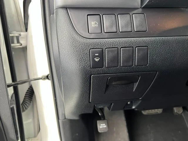 Used 2019 White Toyota LE image 20