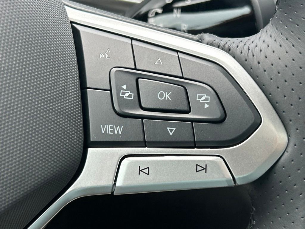 New 2026 Green Volkswagen 2.0T SE R-Line Black image 28