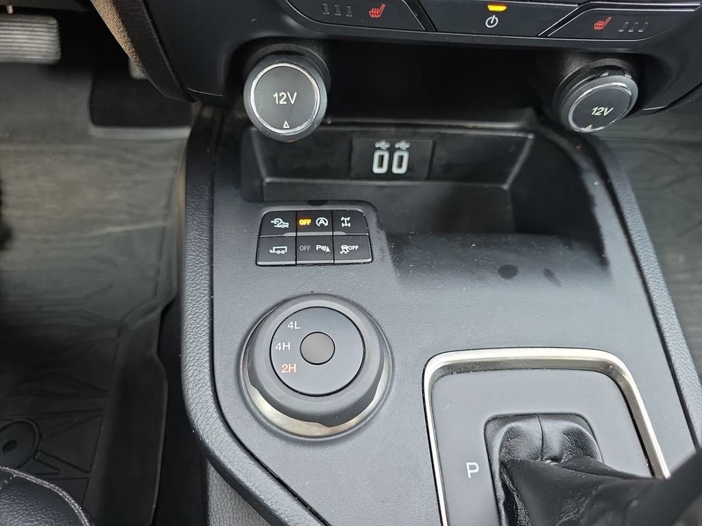 Used 2020 White Ford Lariat image 22