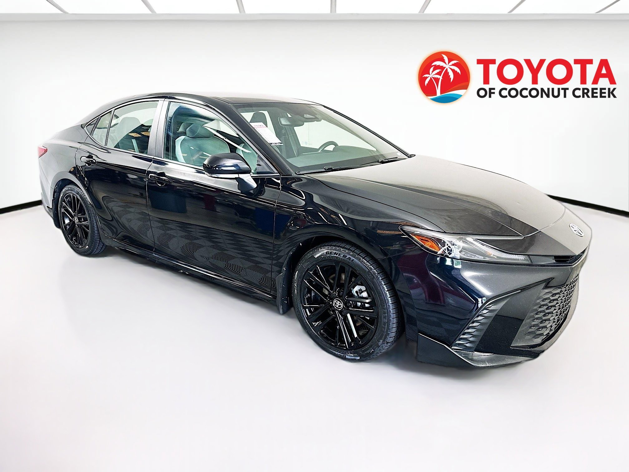 2025 Toyota Camry thumbnail 3