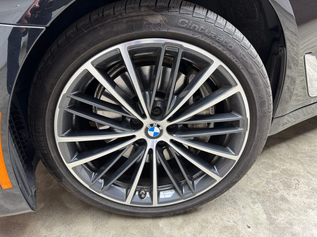 Used 2022 Black BMW 540i xDrive image 31