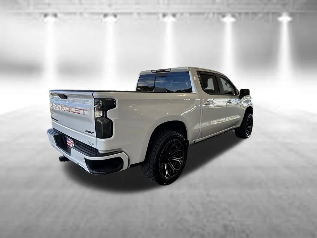 Used 2021 White Chevrolet RST image 4