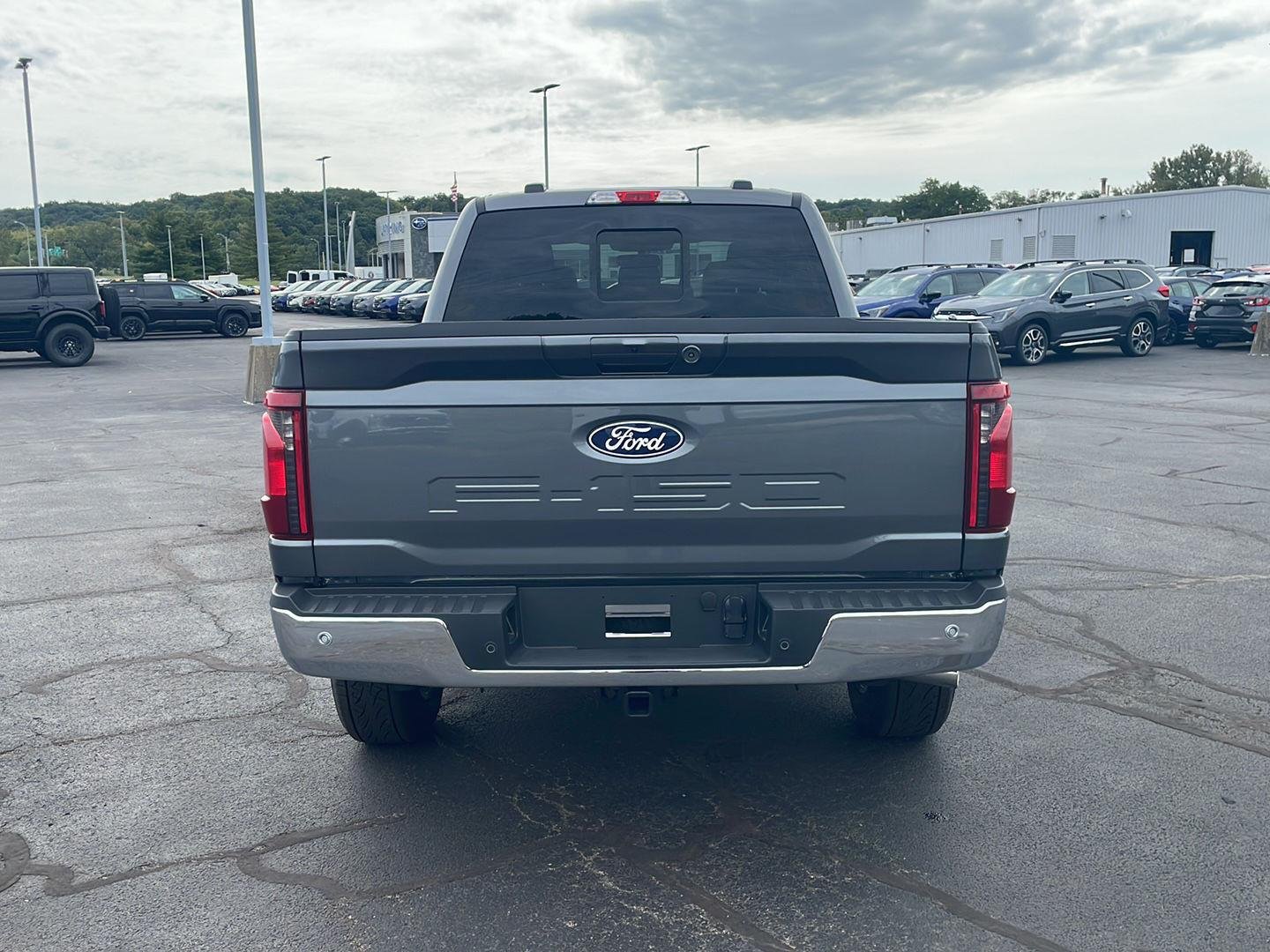 New 2026 Carbonized Gray Metallic Ford XLT image 4