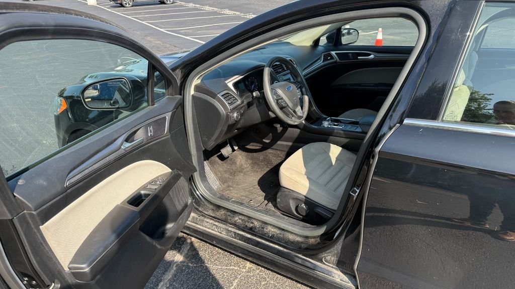 Used 2018 Shadow Black Ford S image 7