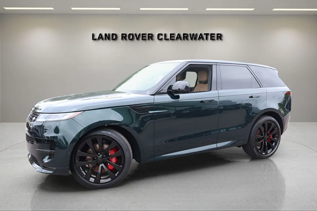 New 2026 British Racing Green Land Rover Dynamic SE image 1