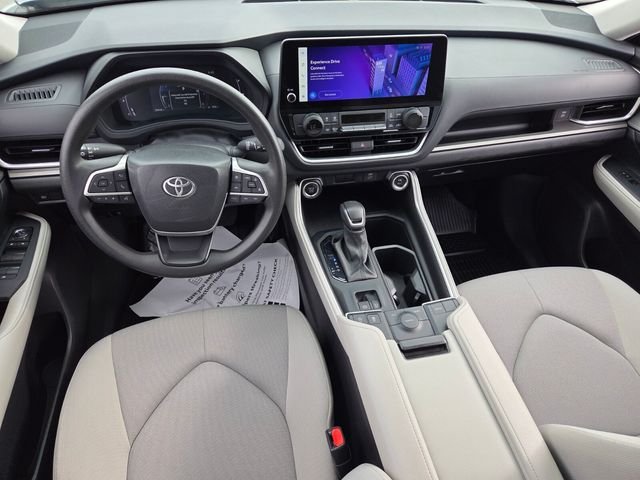 Used 2025 Silver Toyota LE image 10