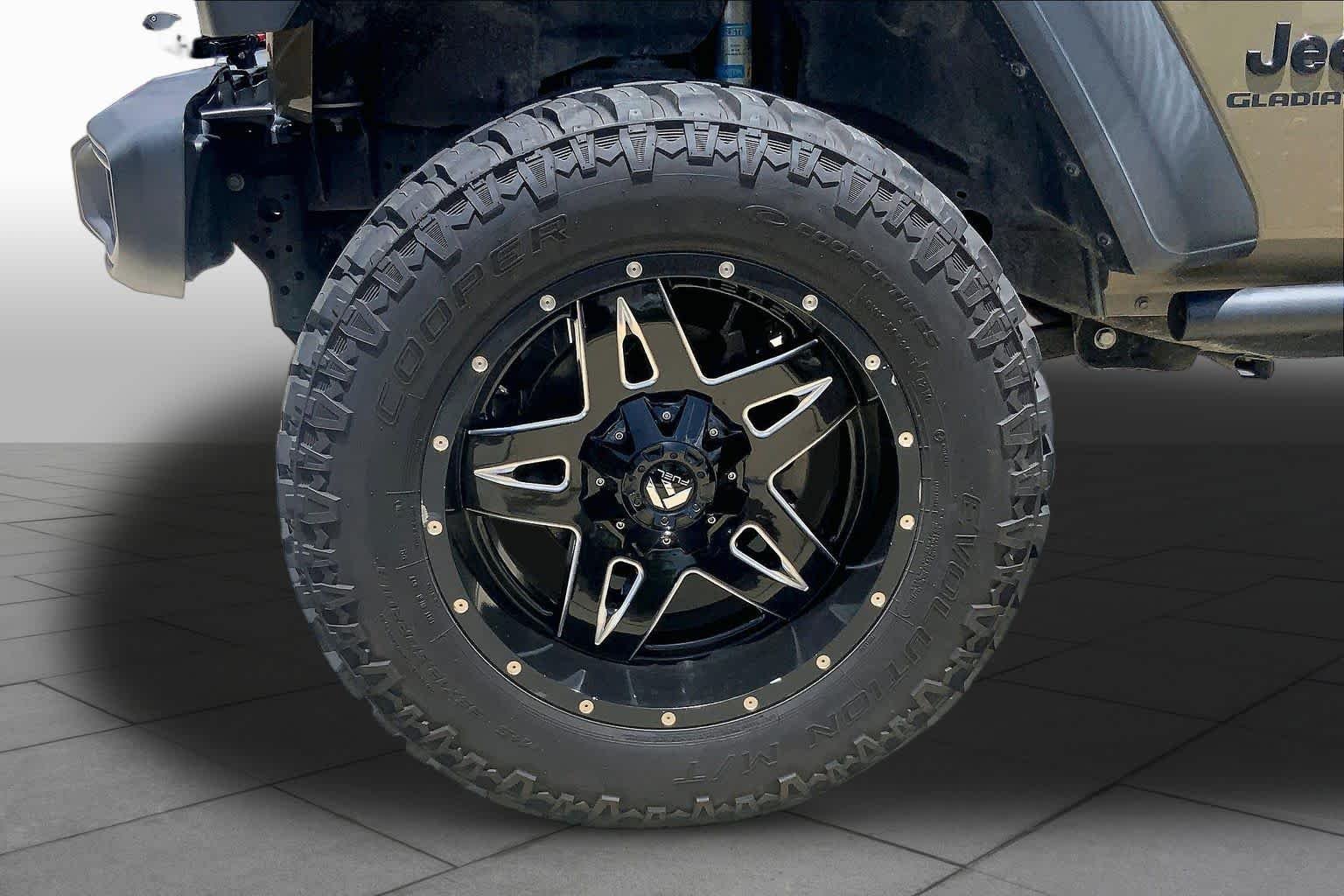 Used 2020 Gator Clearcoat Jeep Sport S image 10