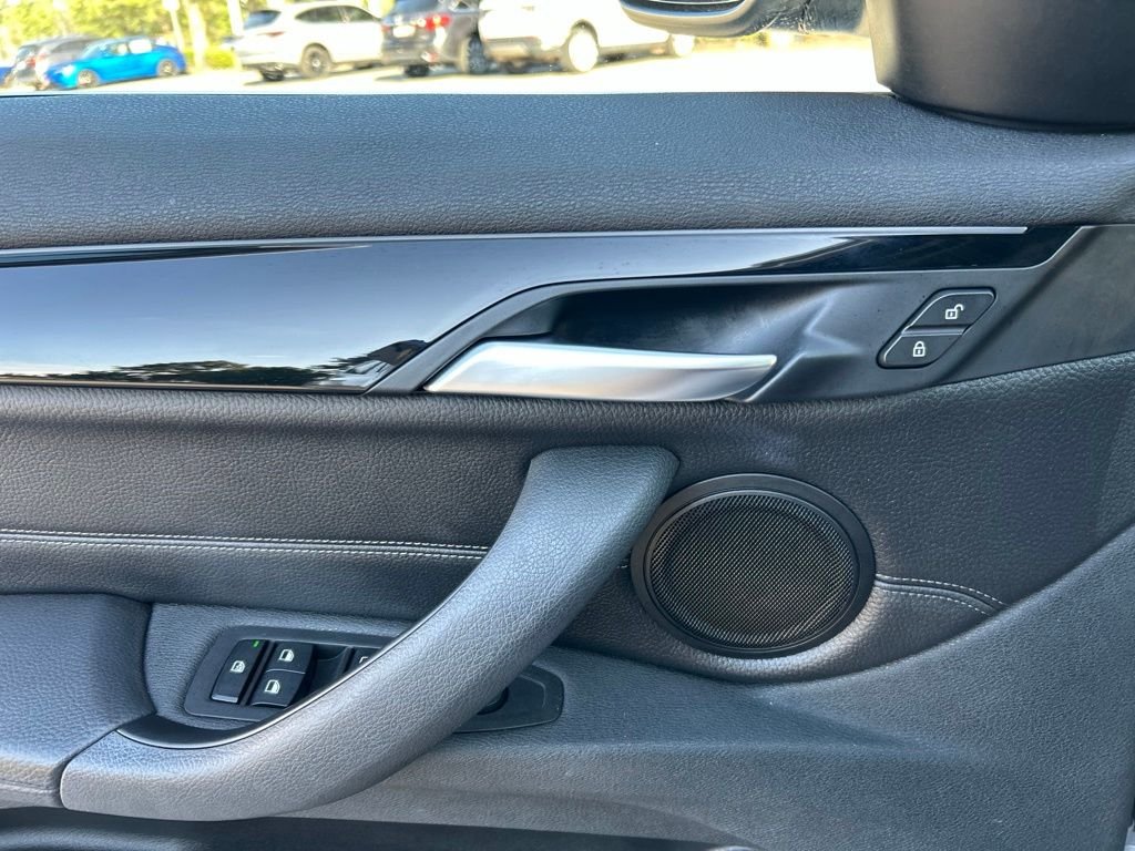 Used 2018 Silver BMW xDrive28i image 15