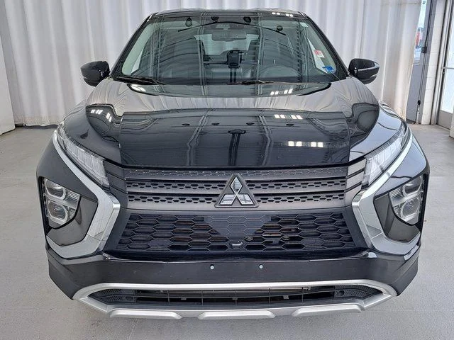 Used 2024 Black Mitsubishi SE image 3