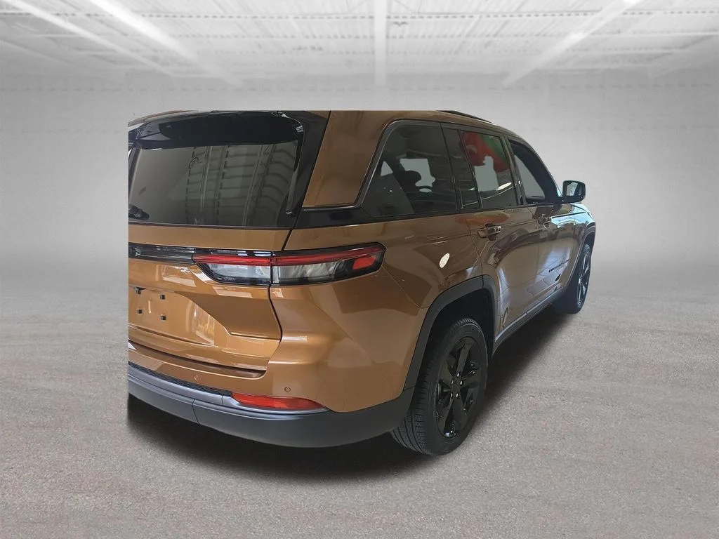 New 2026 Copper Shino Metallic Clearcoat Jeep Limited image 4