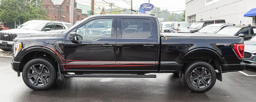 Used 2023 Black Ford XLT image 2