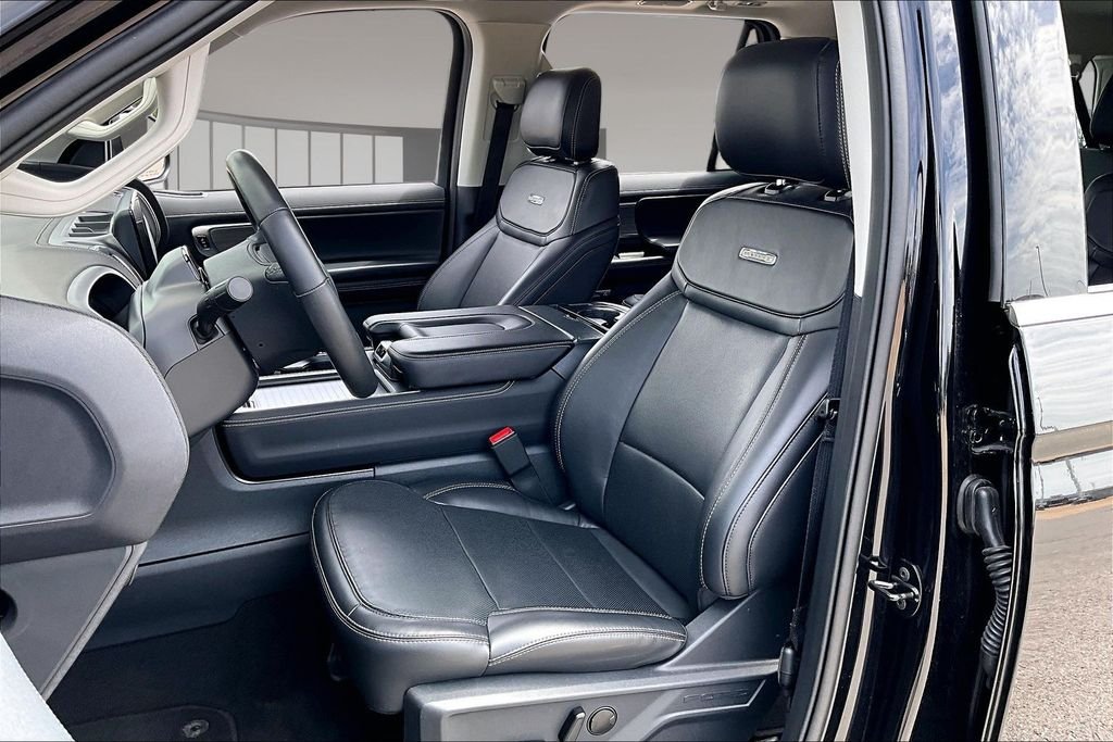 Used 2025 Black Ford Platinum image 25