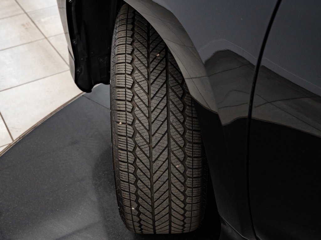 Used 2021 Black Lexus 460 image 47