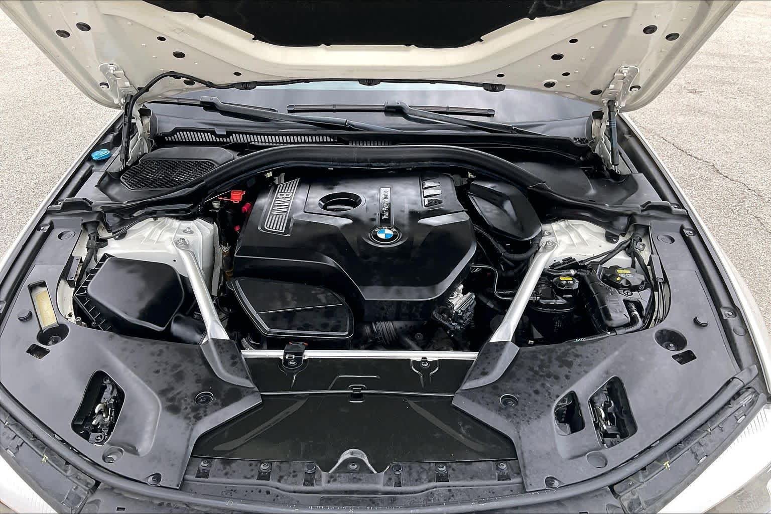 Used 2019 Mineral White Metallic BMW 530i image 28