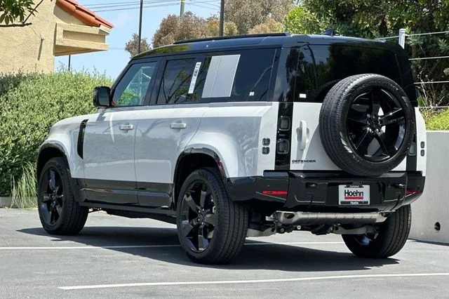 New 2026 Borasco Grey Land Rover X-Dynamic SE image 3