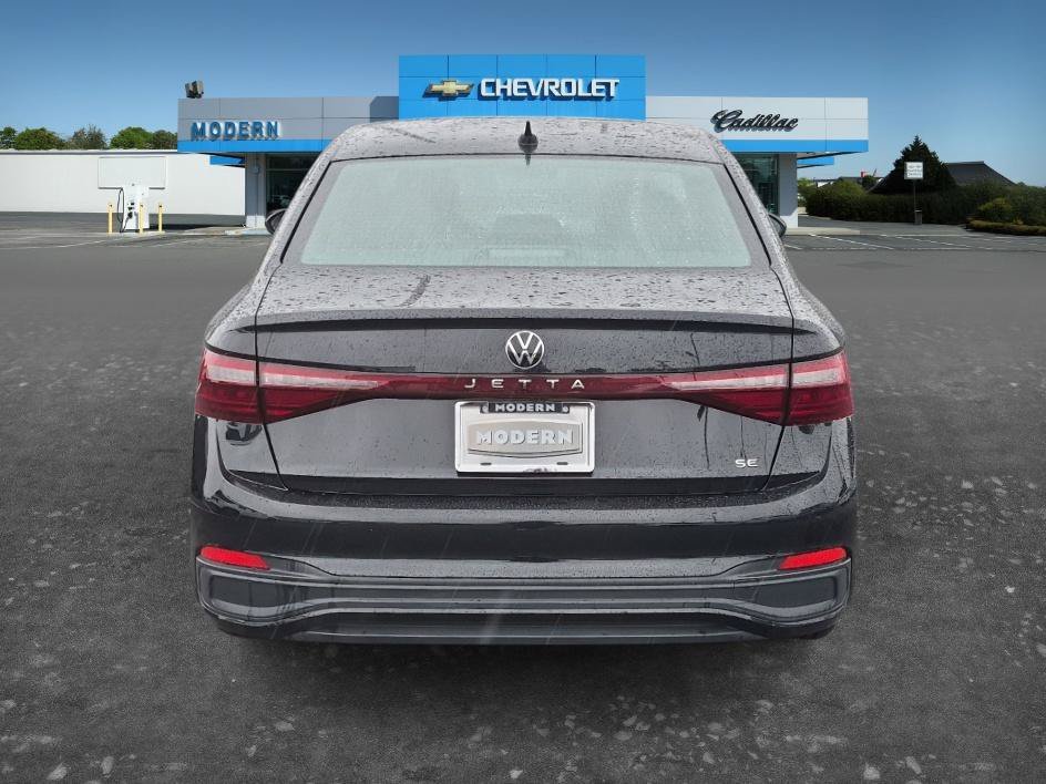 Used 2025 Gray Volkswagen SE image 4