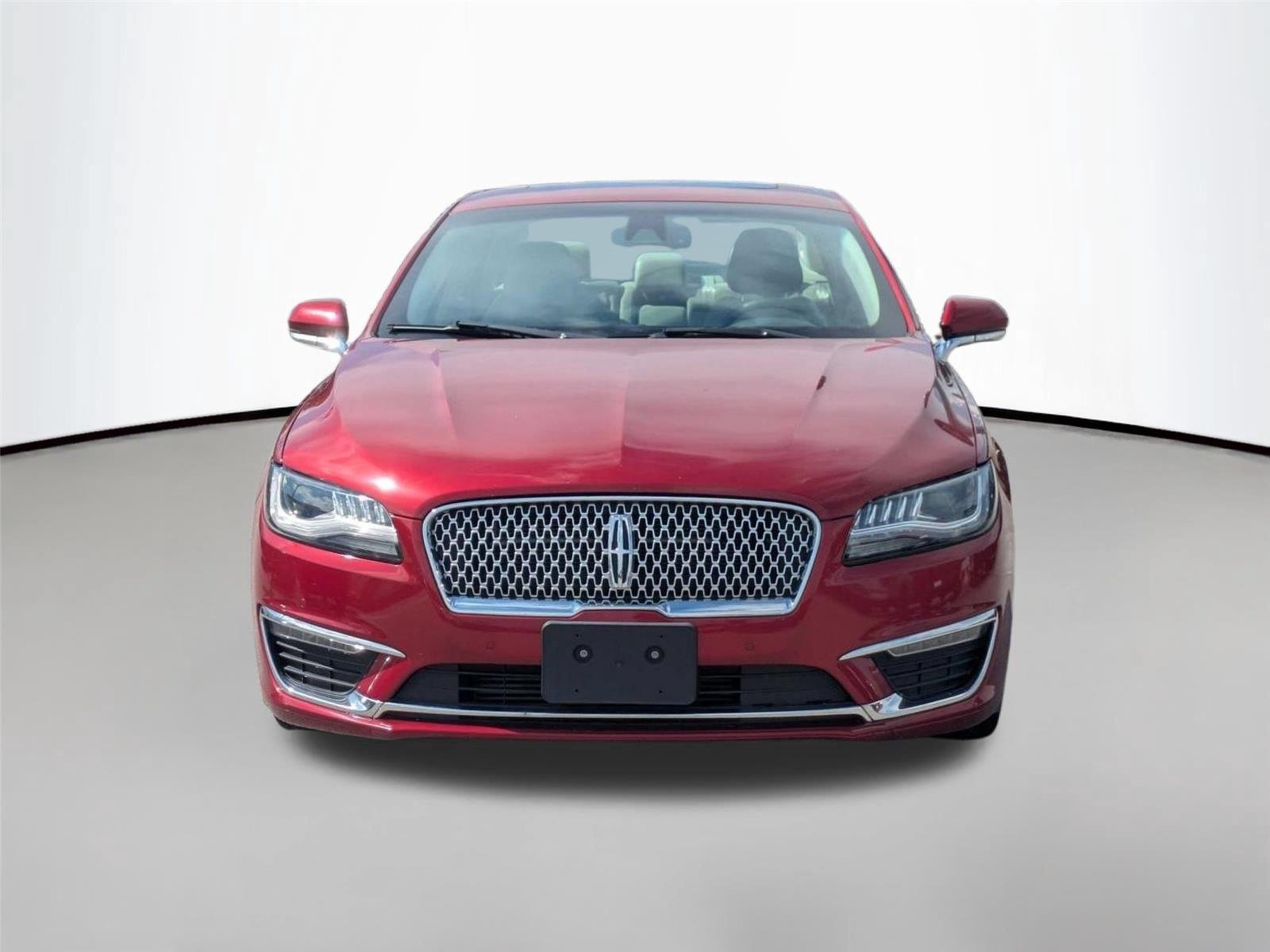Used 2018 Ruby Red Metallic Tinted Clearcoat Lincoln Reserve image 2