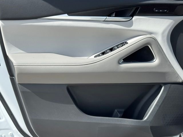 New 2027 2T RAD WHT INFINITI Autograph AWD image 19