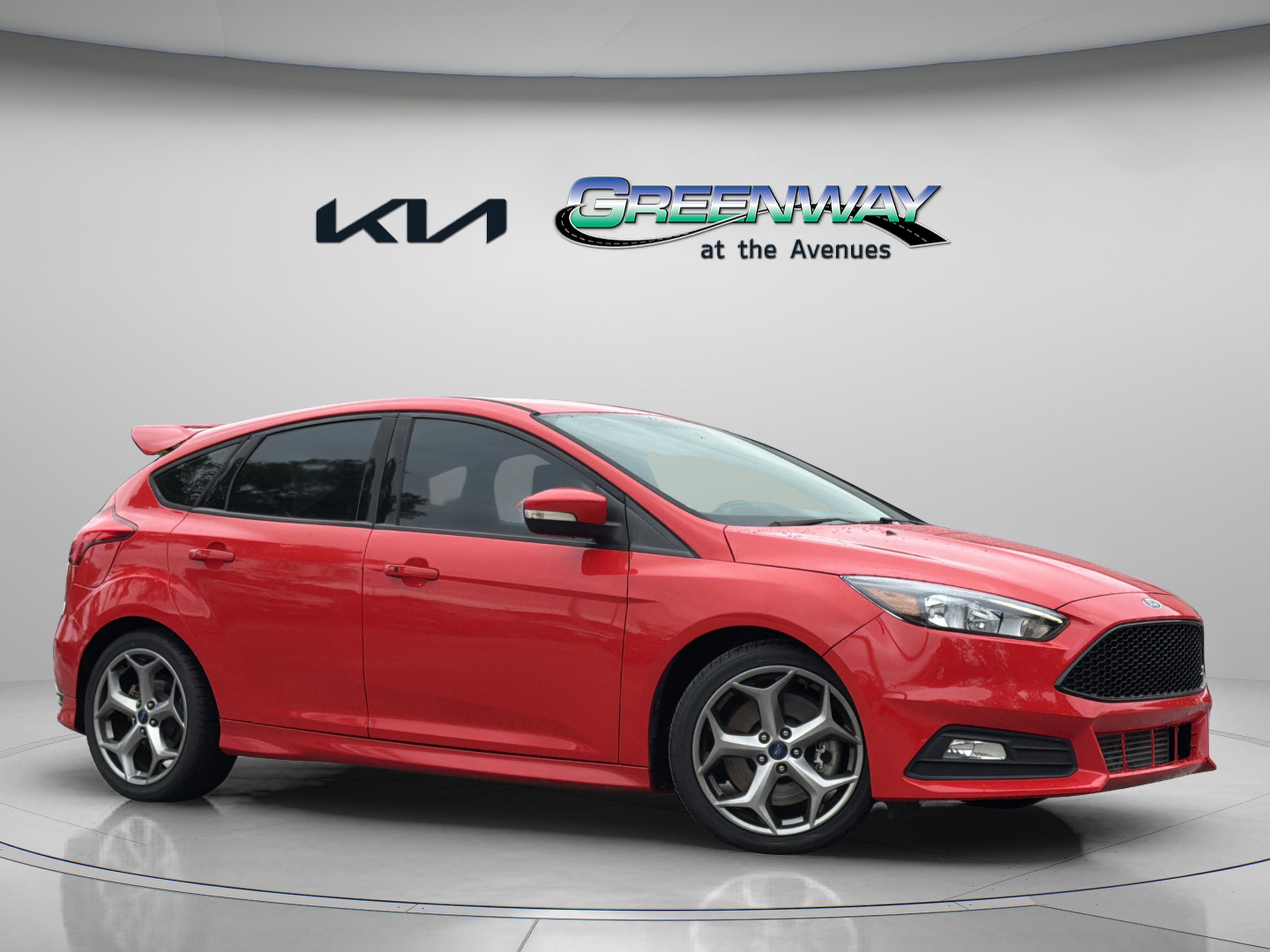 2016 Ford Focus 5 Door Hatch ST's photo