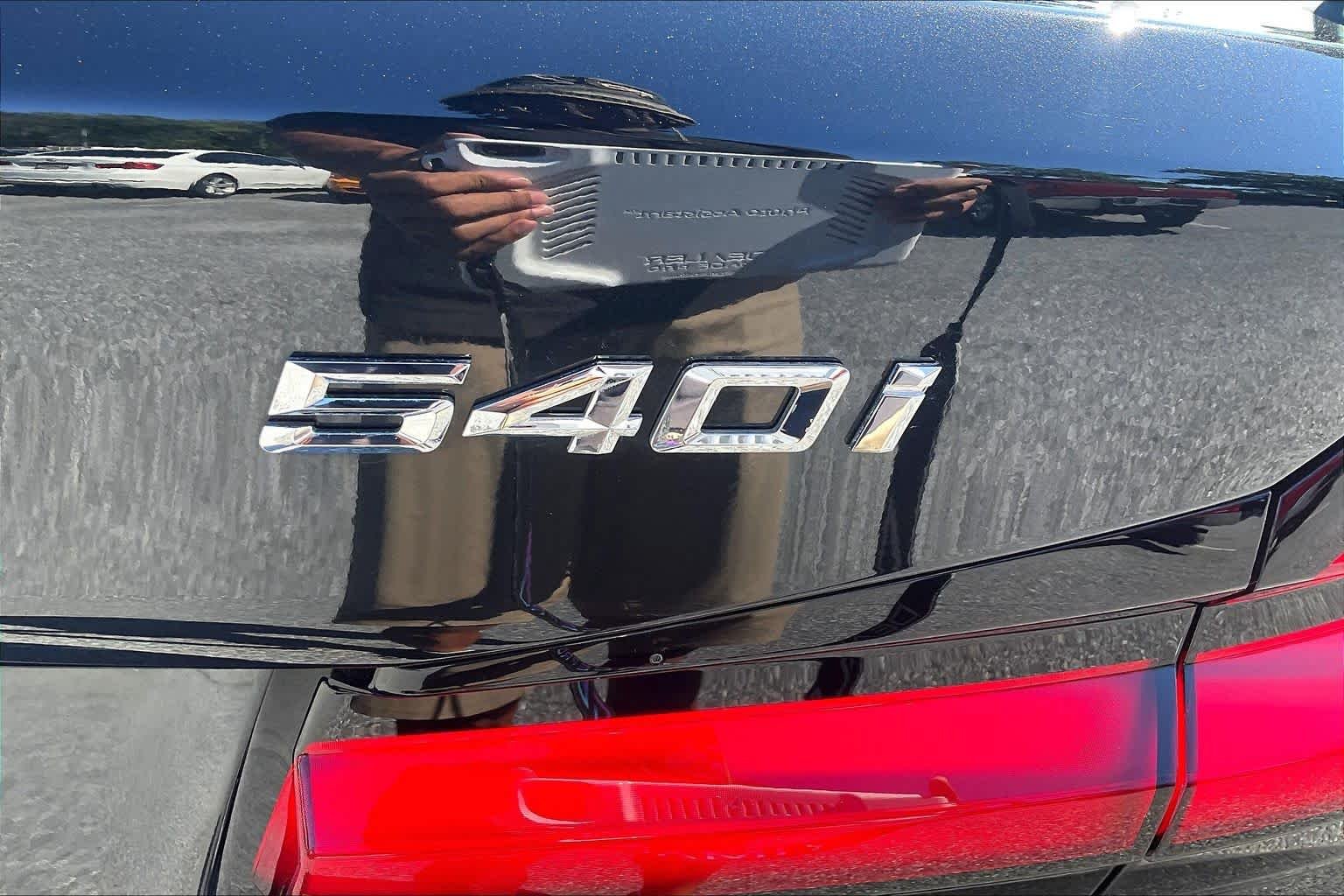 Used 2023 Black Sapphire Metallic BMW 540i xDrive image 32
