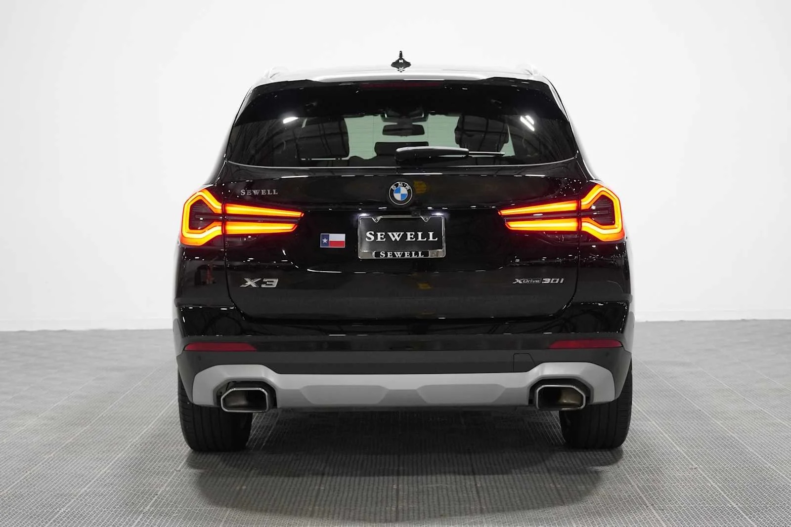 Certified Used 2024 Jet Black BMW xDrive30i image 5