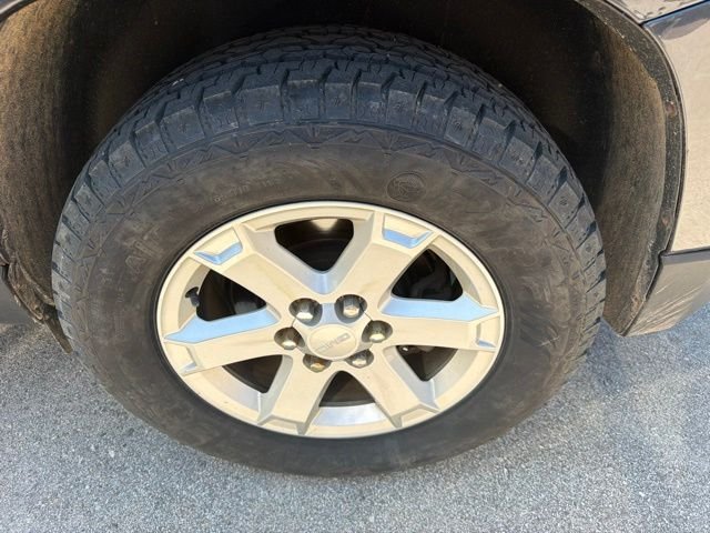Used 2013 Gray GMC SLE-2 image 15
