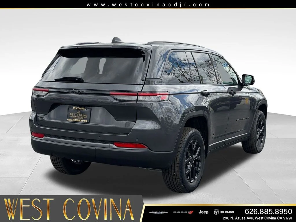 New 2026 Baltic Gray Metallic Clearcoat Jeep Altitude image 5