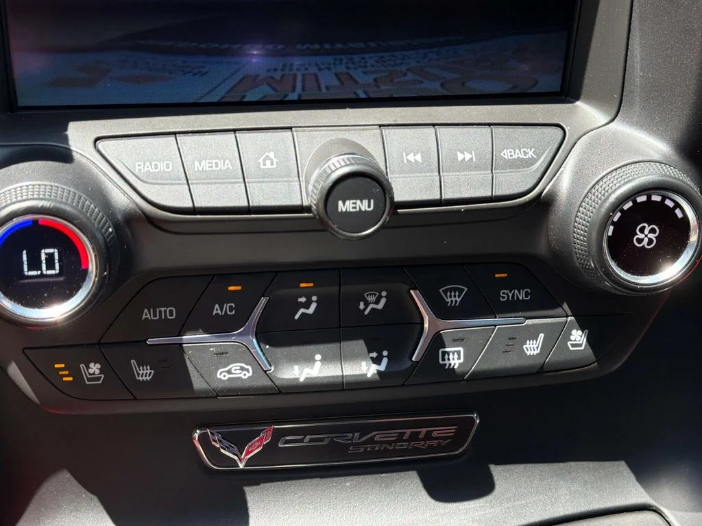 Used 2015 Arctic White Chevrolet Z51 2LT image 29
