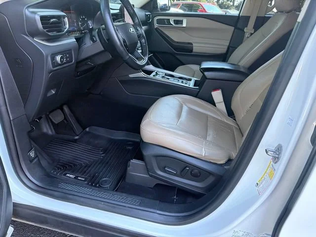 Used 2020 White Ford XLT image 9